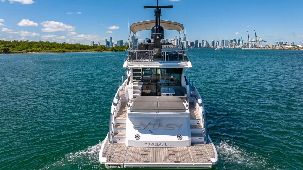 captain-m-boat-rentals-aquariu-boat-rental-best-yacht-charters-miami-18-rent-a-boat-miami
