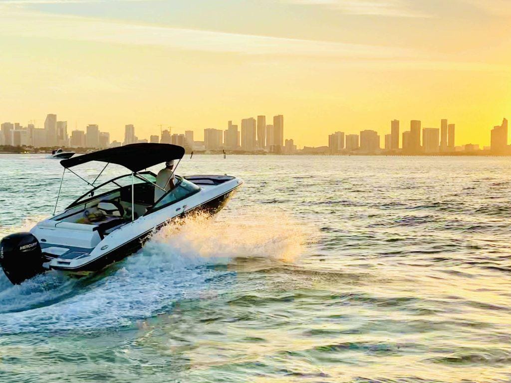 captain-m-boat-rentals-as_1733773932_boat-charter-services-rental-miami-beacj-22-rent-a-boat-miami