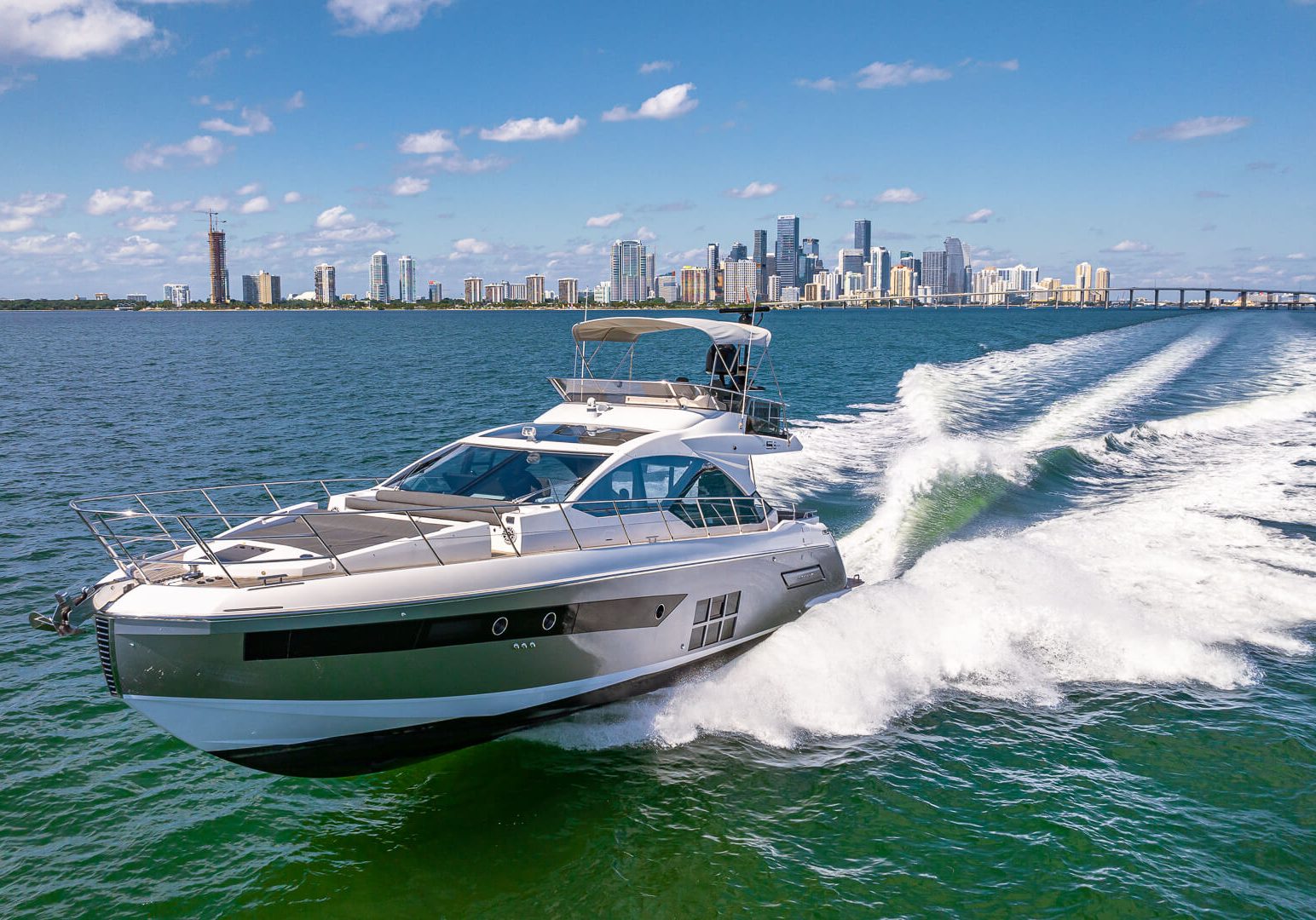 captain-m-boat-rentals-luxury-yacht-rental-miami-14-rent-a-boat-miami